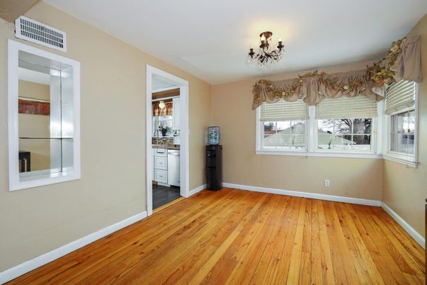 Chandelier, Empty room, Interior, Wood Texture Flooring