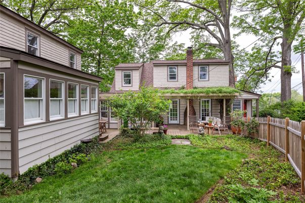 Exterior, Facade, American Foursquare