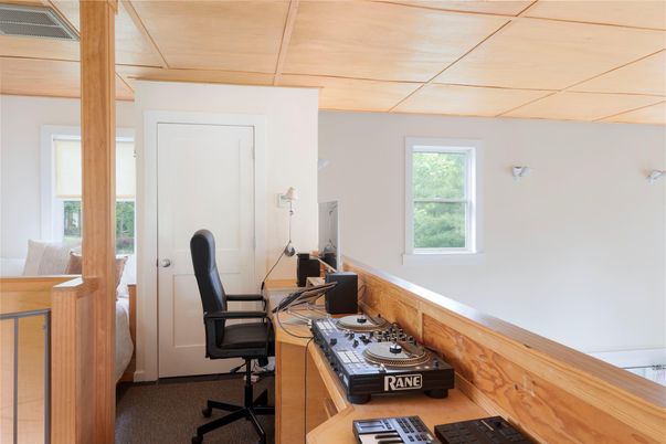 Home Office, Interior