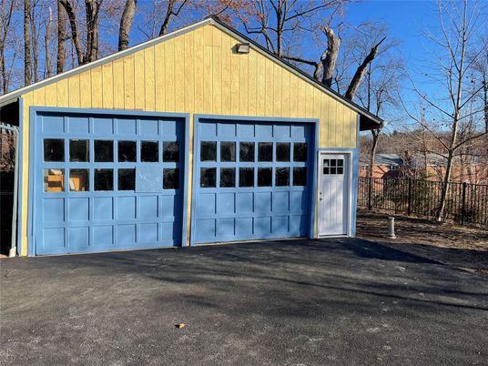 Detached Garage, Exterior