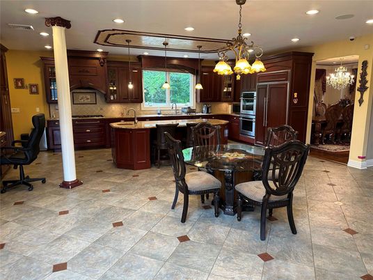 Chandelier, Dining room, Interior, Kitchen, Pendant Lights, Recessed Lighting, Stainless Steel Appliances