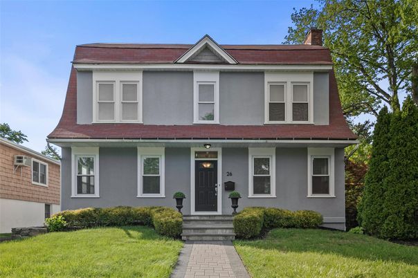 Exterior, Facade, Cape Cod