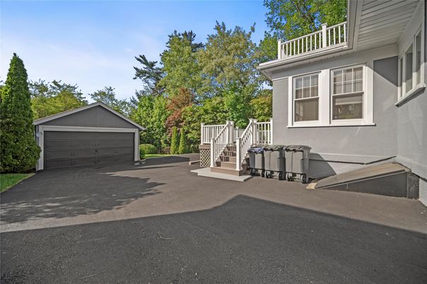 Detached Garage, Exterior
