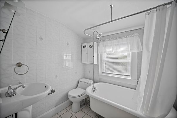 Bathroom, Free Standing Baths, Interior
