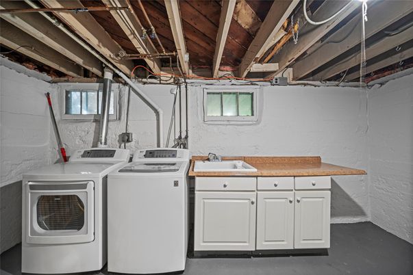 Interior, Washer, Wooden Beams, Wooden Ceilings