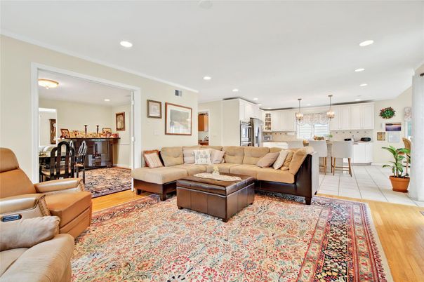 Dining room, Interior, Kitchen, Living room, Pendant Lights, Recessed Lighting, Stainless Steel Appliances, Wood Texture Flooring