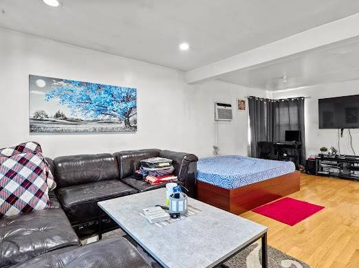 Bedroom, Interior, Living room, Recessed Lighting, Wood Texture Flooring