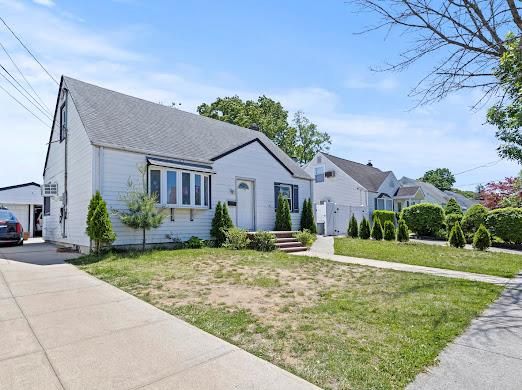Backyard, Exterior, Facade, Cape Cod