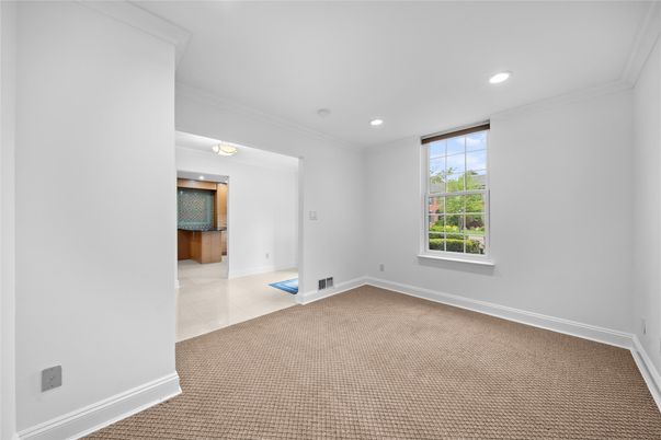 Empty room, Interior, Recessed Lighting