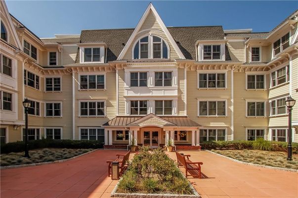 Exterior, Facade, Rowhouse