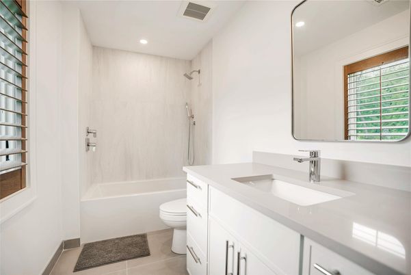 Bathroom, Interior, Recessed Lighting