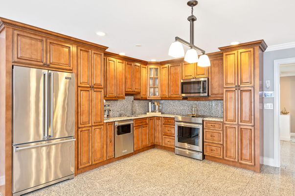 Interior, Kitchen, Pendant Lights, Recessed Lighting, Stainless Steel Appliances