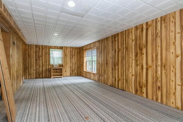 Empty room, Interior, Recessed Lighting, Wooden Walls