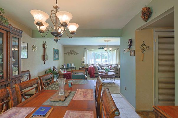 Chandelier, Dining room, Interior, Living room