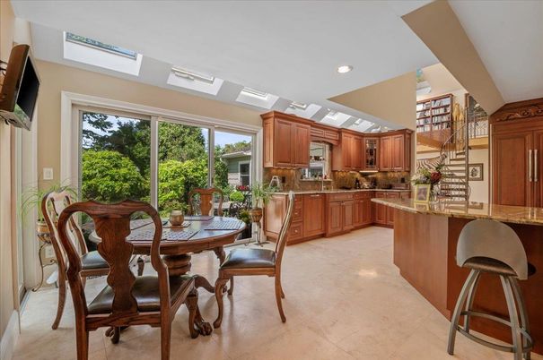 Dining room, Interior, Kitchen, Recessed Lighting