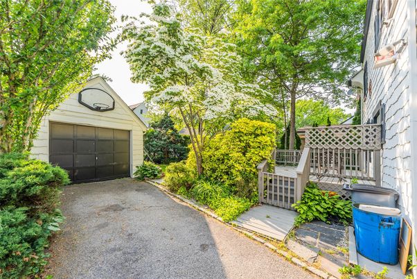 Detached Garage, Exterior