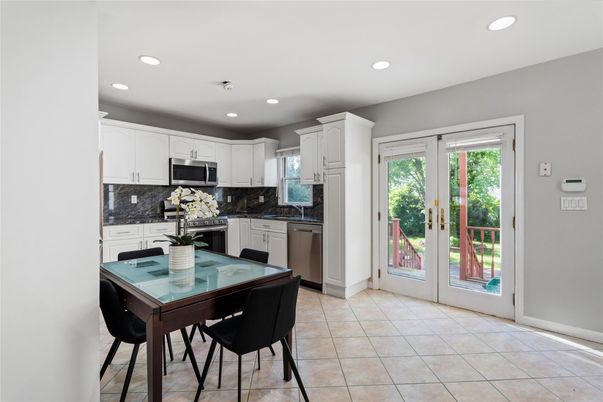 Dining room, Interior, Kitchen, Recessed Lighting, Stainless Steel Appliances