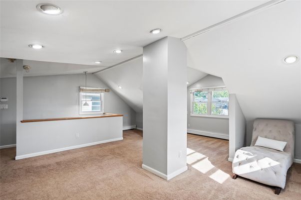 Empty room, Interior, Recessed Lighting