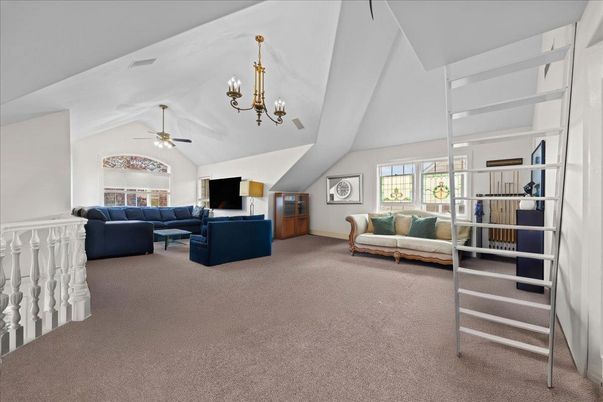 Chandelier, Interior, Living room