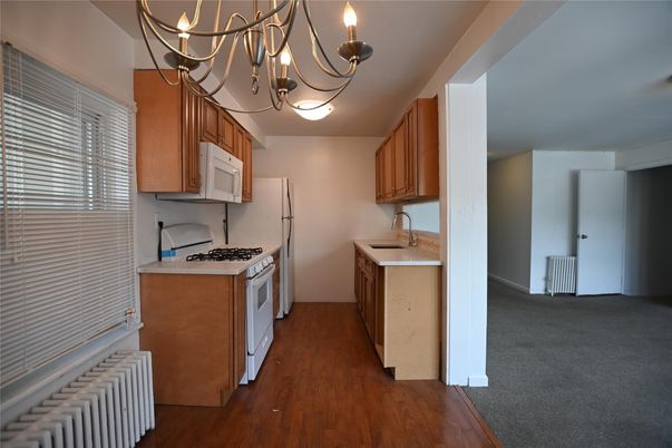 Chandelier, Interior, Kitchen, Wood Texture Flooring