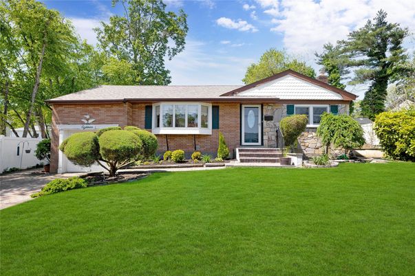 Attached, Exterior, Facade, Brick Facade, Ranch