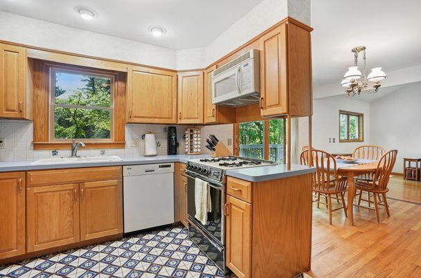 Chandelier, Dining room, Interior, Kitchen, Recessed Lighting, Wood Texture Flooring