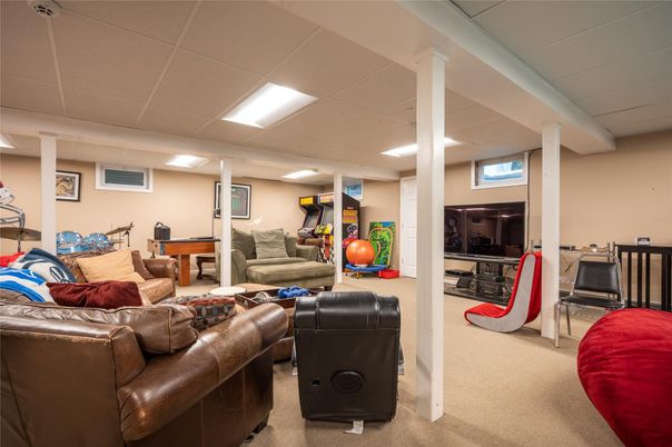 Fitness Equipment, Interior, Living room, Recessed Lighting