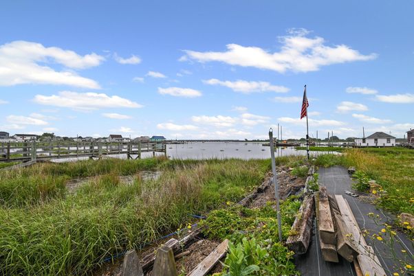 Exterior, Water