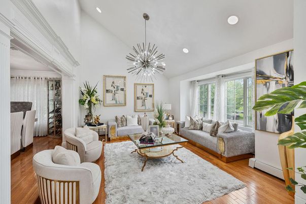 Interior, Living room, Pendant Lights, Recessed Lighting, Wood Texture Flooring