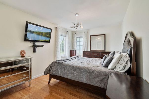 Bedroom, Interior, Pendant Lights, Wood Texture Flooring