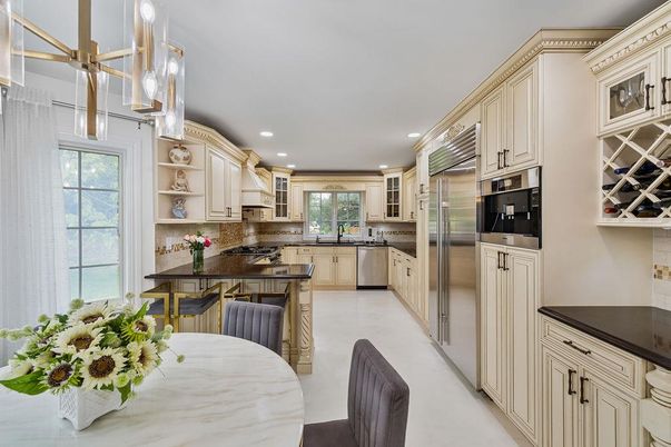 Dining room, Interior, Kitchen, Recessed Lighting, Stainless Steel Appliances