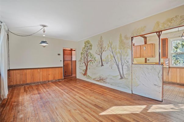 Empty room, Interior, Pendant Lights, Wood Texture Flooring
