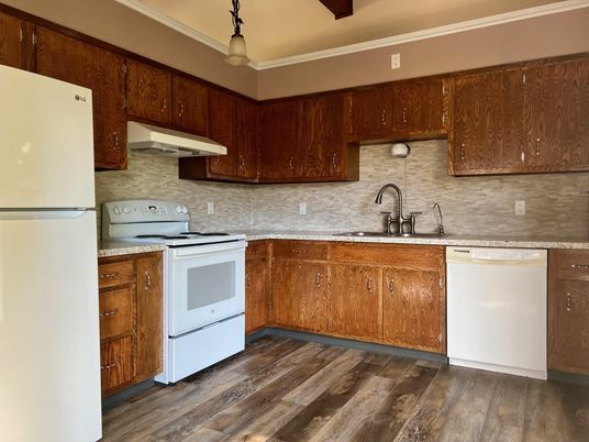 Interior, Kitchen, Pendant Lights, Wood Texture Flooring