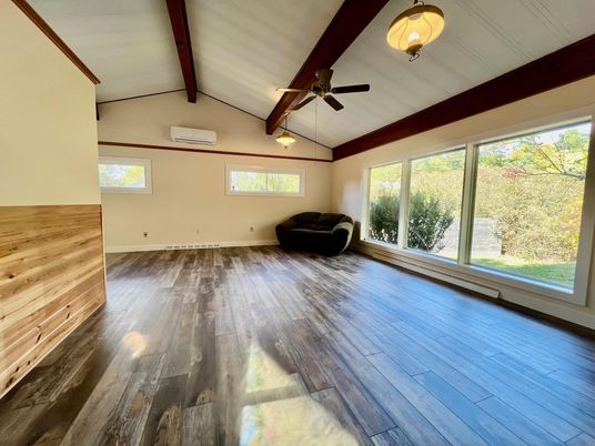 Empty room, Interior, Wooden Beams, Wood Texture Flooring