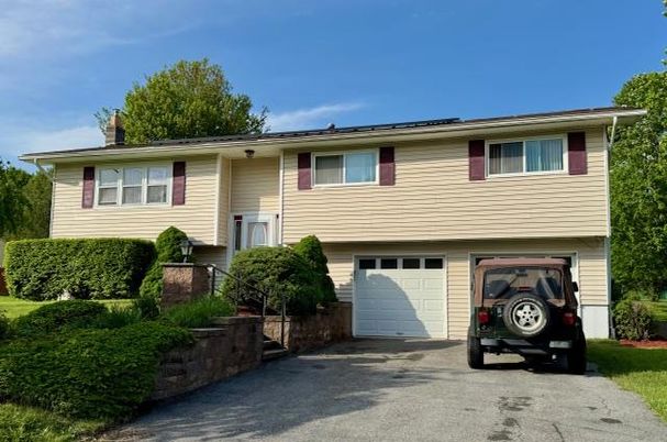 Attached, Exterior, Facade, Raised Ranch