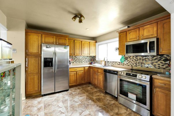 Interior, Kitchen, Stainless Steel Appliances