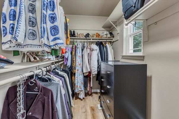 Interior, Walk-in Closets, Wood Texture Flooring
