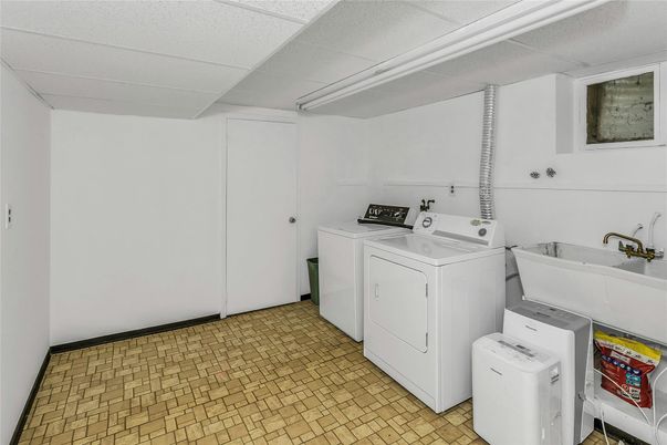 Interior, Washer