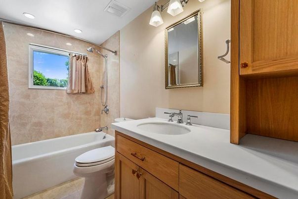 Bathroom, Interior, Recessed Lighting