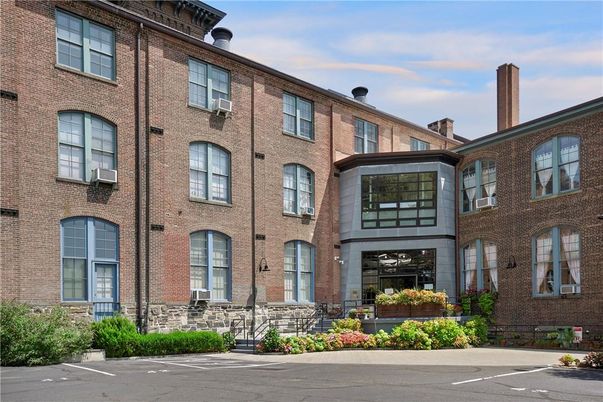 Exterior, Facade, Brick Facade, Rowhouse
