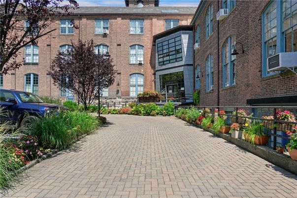 Exterior, Facade, Brick Facade, Rowhouse