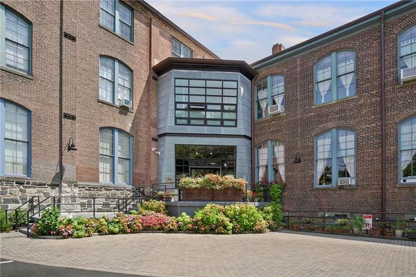 Exterior, Facade, Brick Facade, Rowhouse
