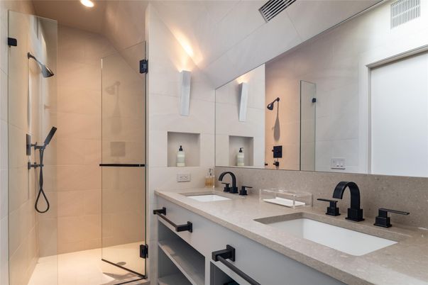 Bathroom, Dual Sink Vanities, Interior, Recessed Lighting