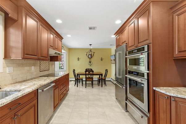 Chandelier, Dining room, Interior, Kitchen, Recessed Lighting, Stainless Steel Appliances