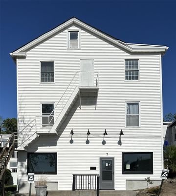 Attached, Exterior, Facade, Farmhouse