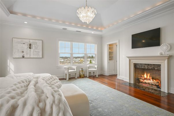 Chandelier, Fireplace, Interior, Recessed Lighting, Wood Texture Flooring