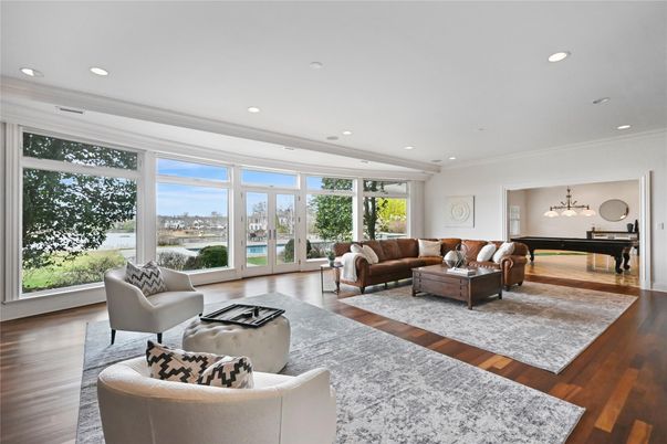 Interior, Living room, Pendant Lights, Recessed Lighting, Wood Texture Flooring