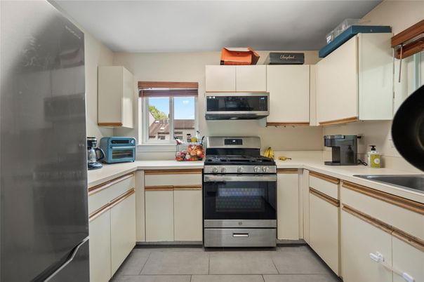 Interior, Kitchen, Stainless Steel Appliances