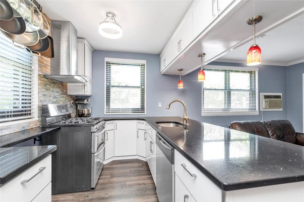 Interior, Kitchen, Pendant Lights, Wood Texture Flooring