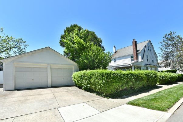 Detached Garage, Exterior